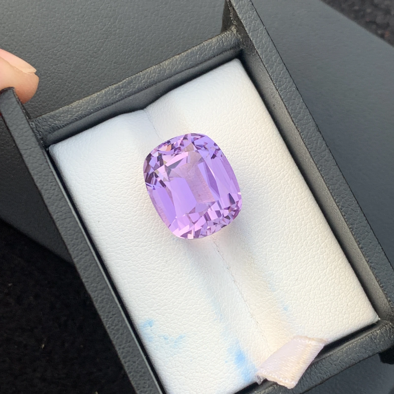 18.75ct Natural Unheated Purple Kunzite Cushion Shape Loose Gemstone from Afghanistan — view 7